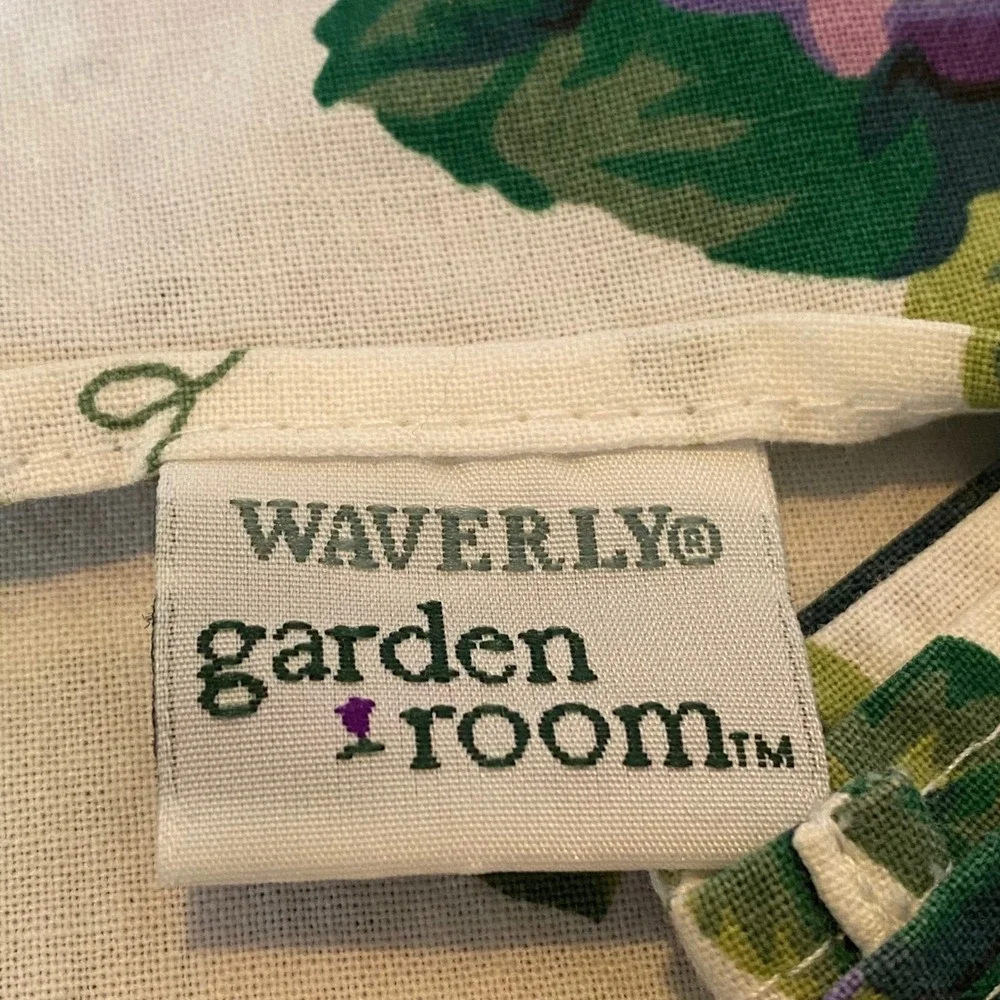Waverly Garden Room Napkins Set of 10 White Purple Floral Pansy Ivy Good 18x18